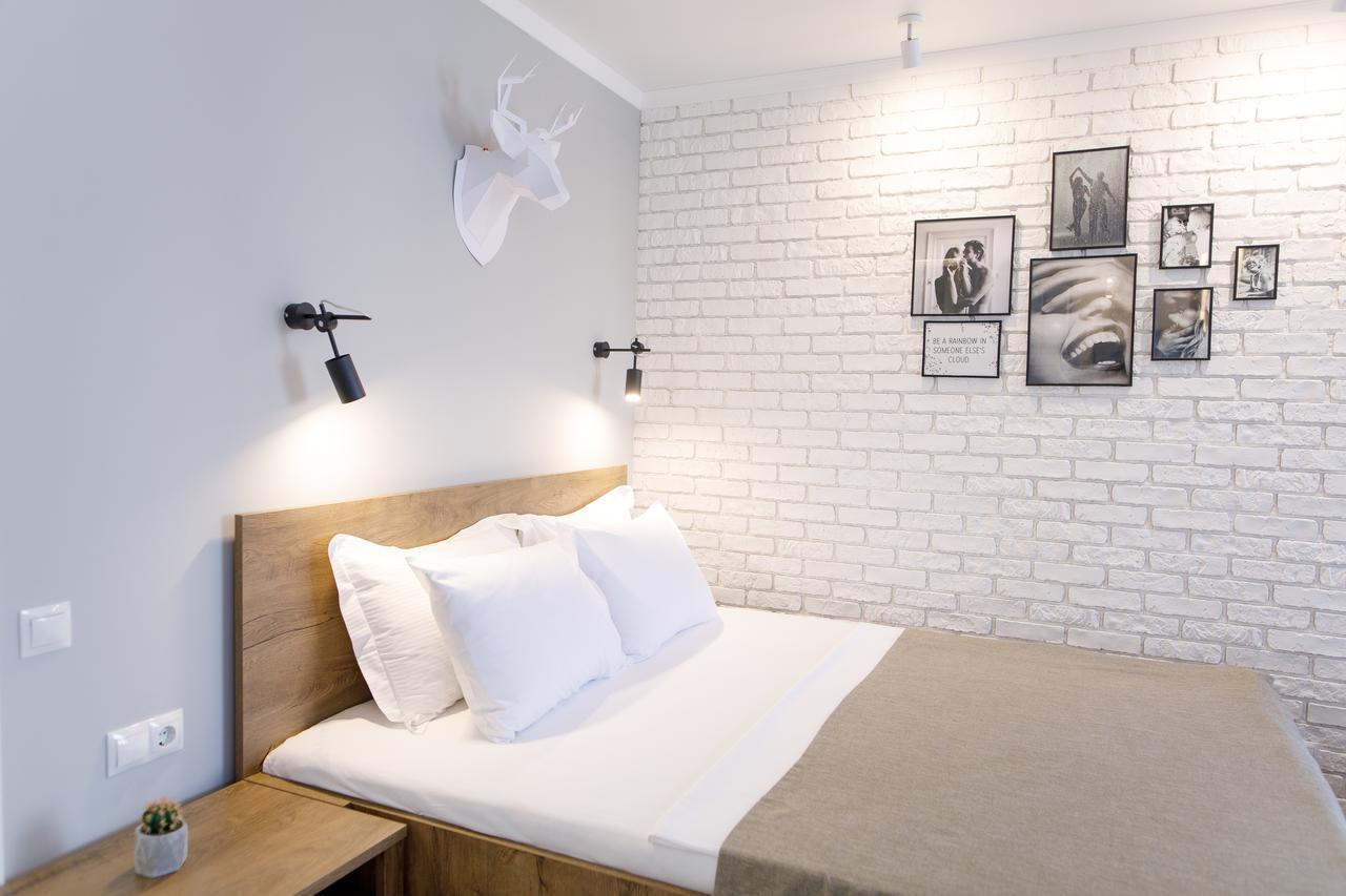 Studio Suite Near Lake With Jacuzzi Sumy Bagian luar foto